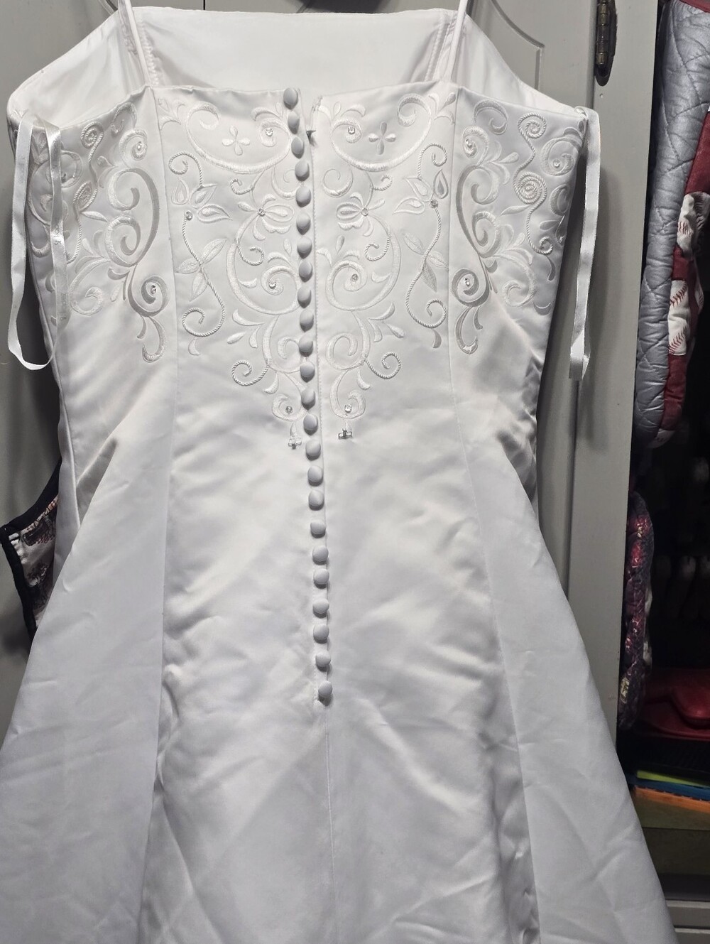 St. Tropez White Wedding Dress With 4 Ft Train Aline Skirting Back Zip Size 16